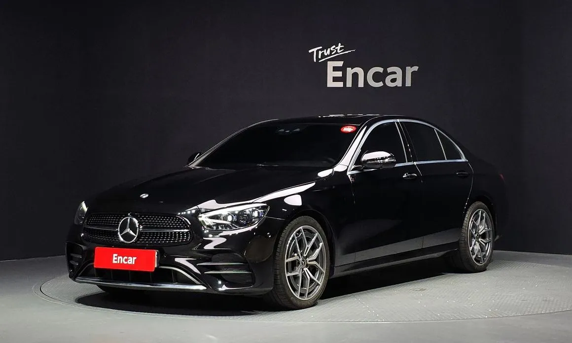 Mercedes-Benz E-Class — фото 1
