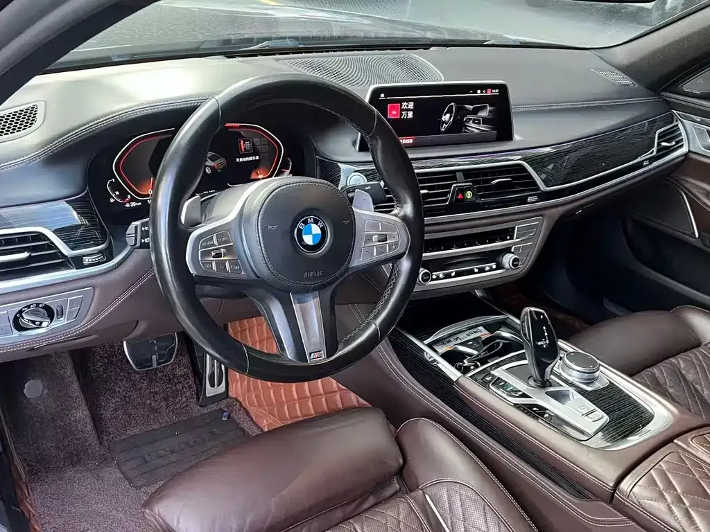 BMW 7 Series — фото 9
