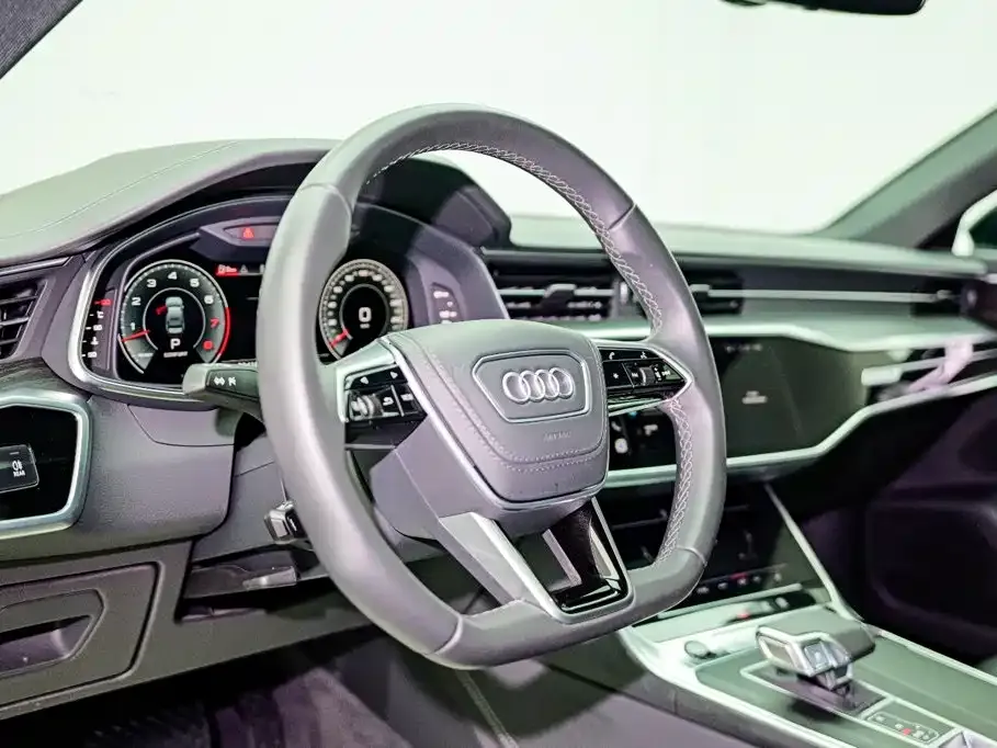 Audi A6L — фото 6