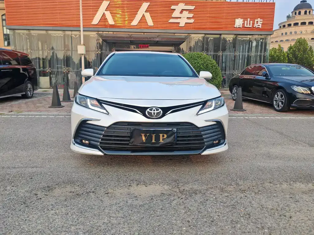 Toyota Camry — фото 8