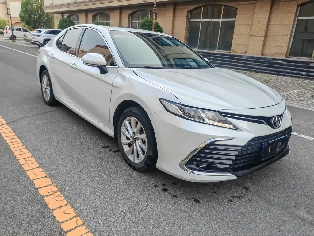 Toyota Camry — фото 10