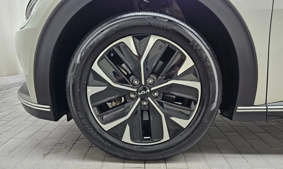 Kia EV6 — фото 9