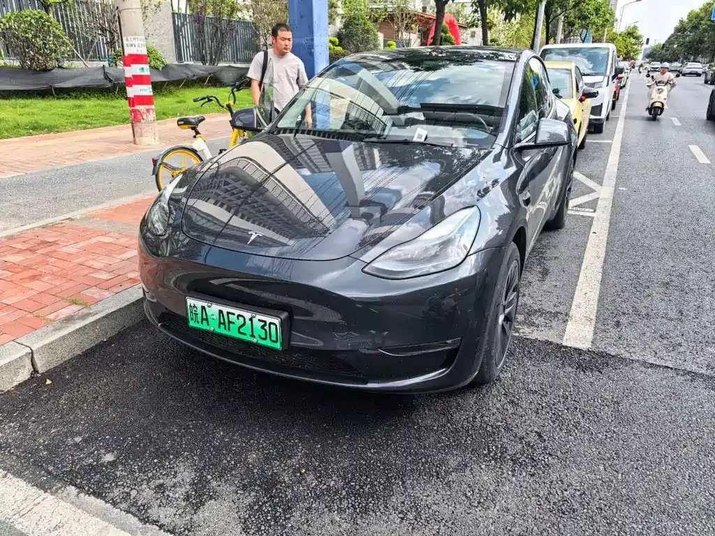 Tesla Model Y — фото 4