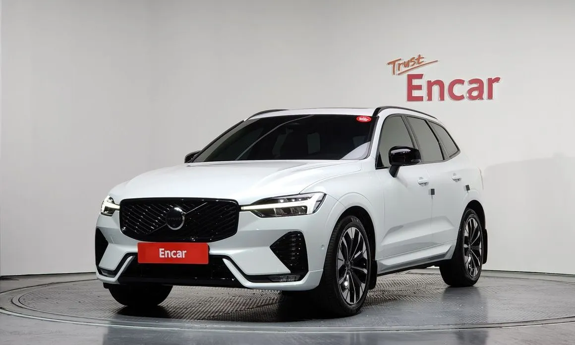 Volvo XC60 — фото 1