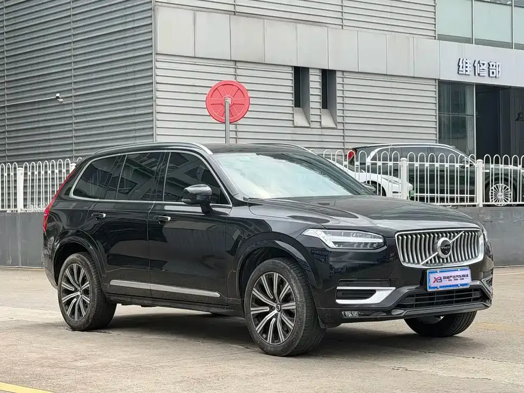 Volvo XC90 — фото 8