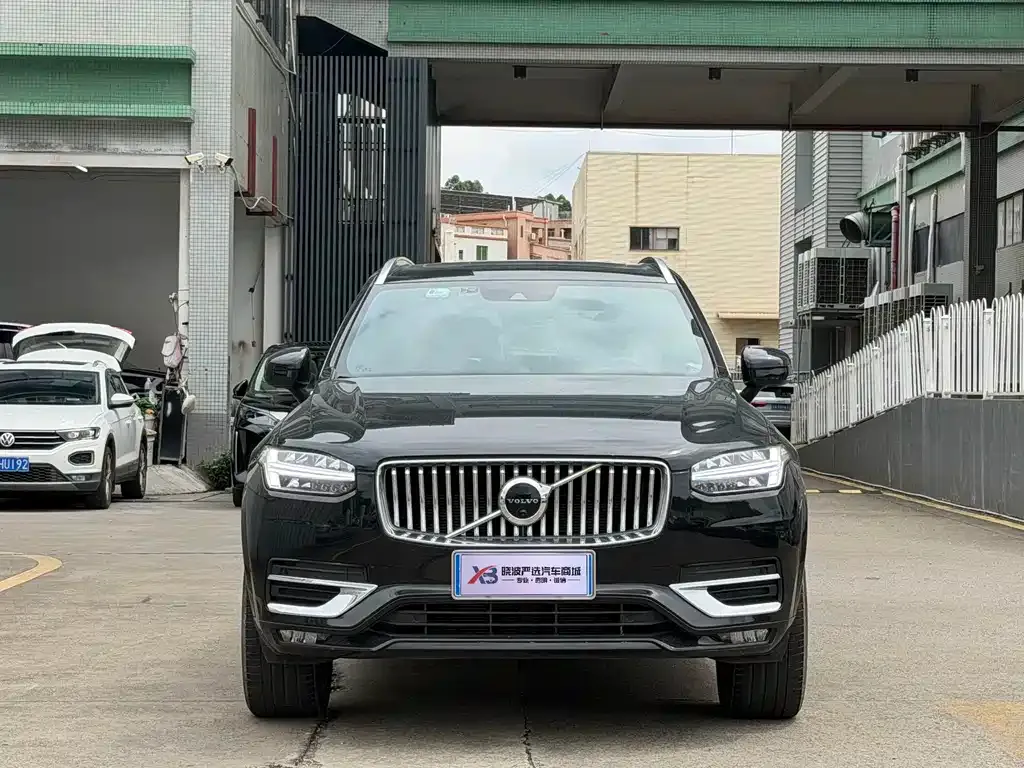Volvo XC90 — фото 9