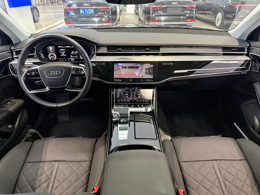 Audi A8 — фото 10
