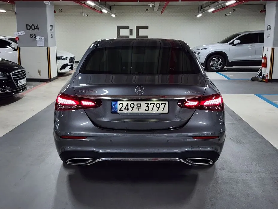Mercedes-Benz E-Class — фото 6