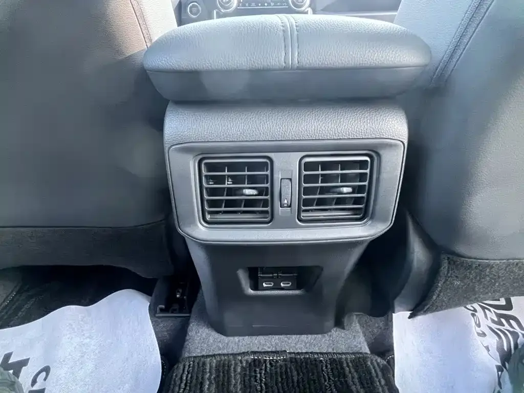 Toyota RAV4 — фото 9