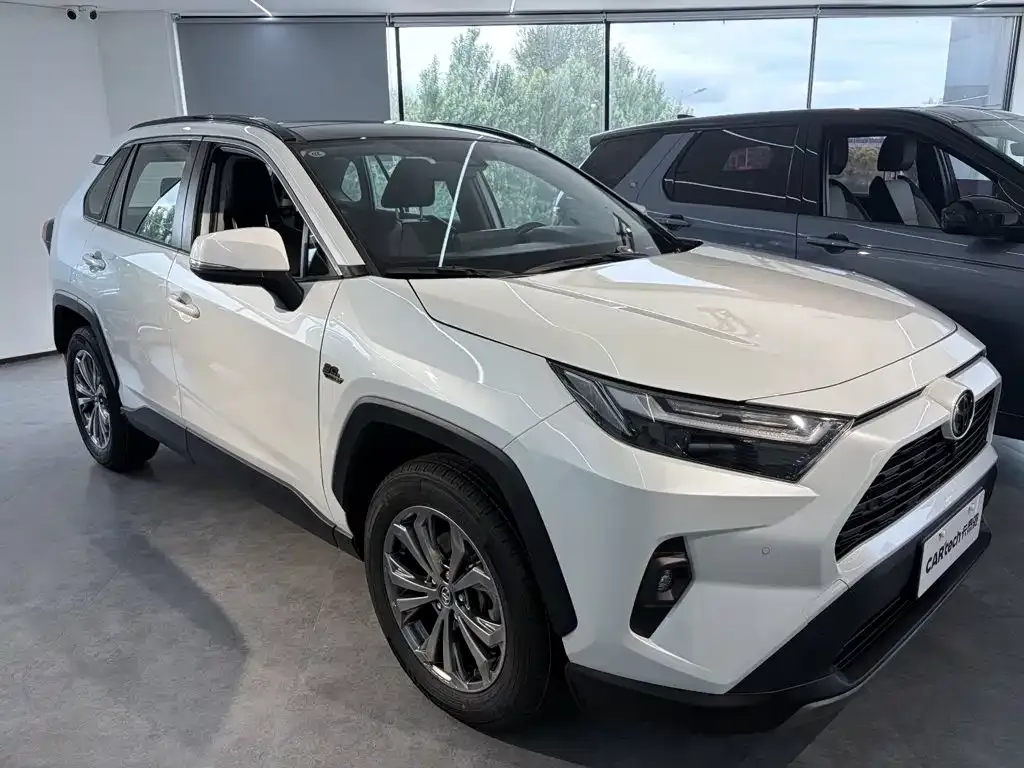 Toyota RAV4 — фото 3