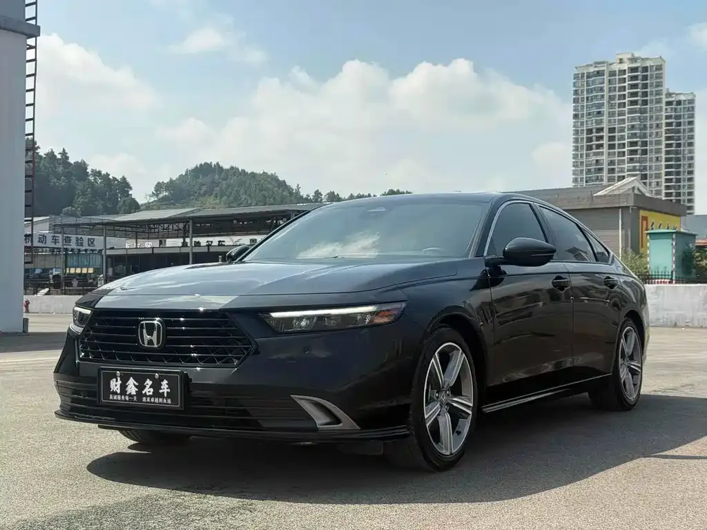 Honda Accord — фото 1