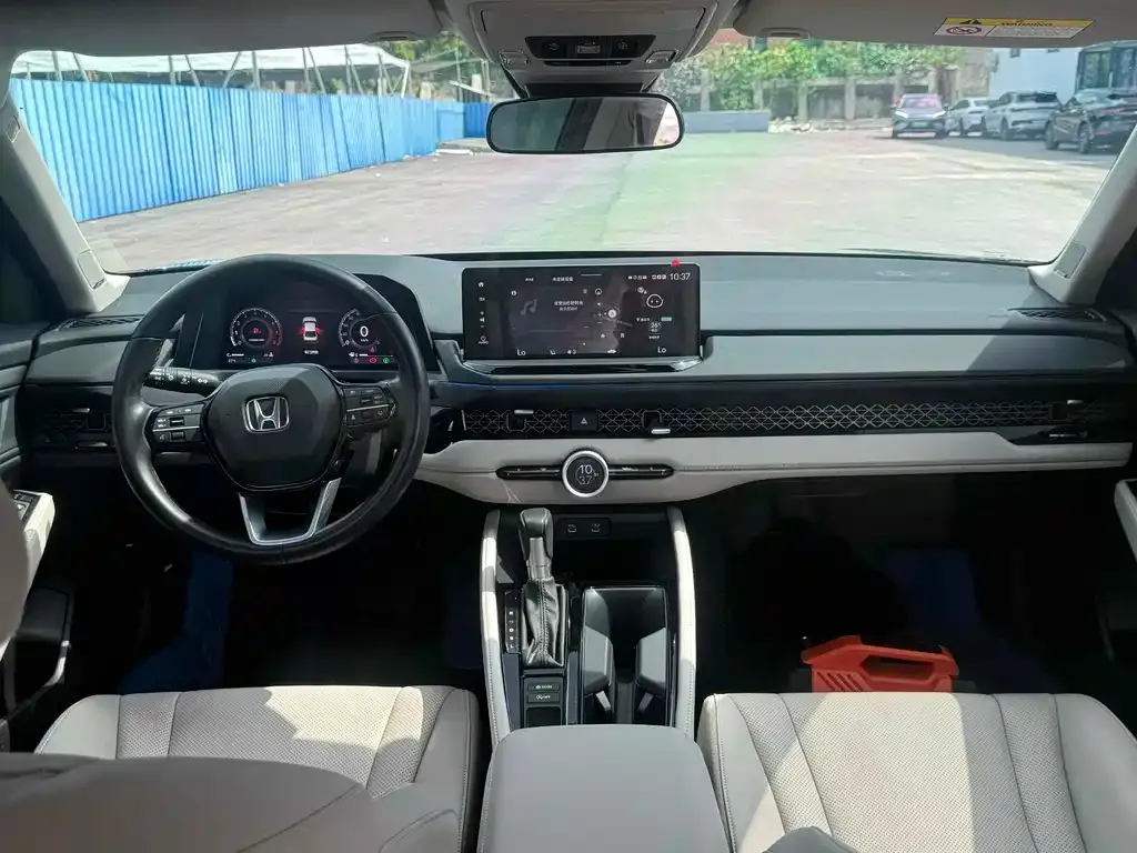 Honda Accord — фото 7