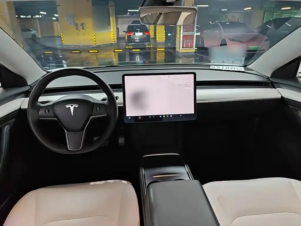 Tesla Model 3 — фото 9