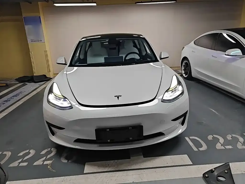 Tesla Model 3 — фото 3