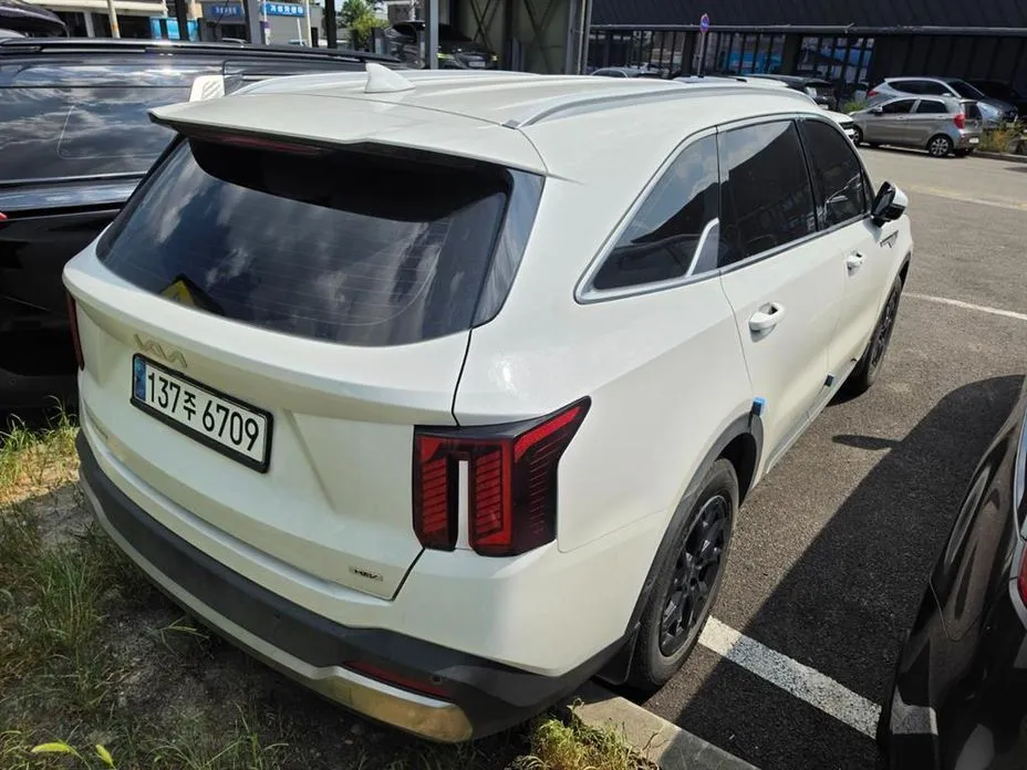 Kia Sorento — фото 8