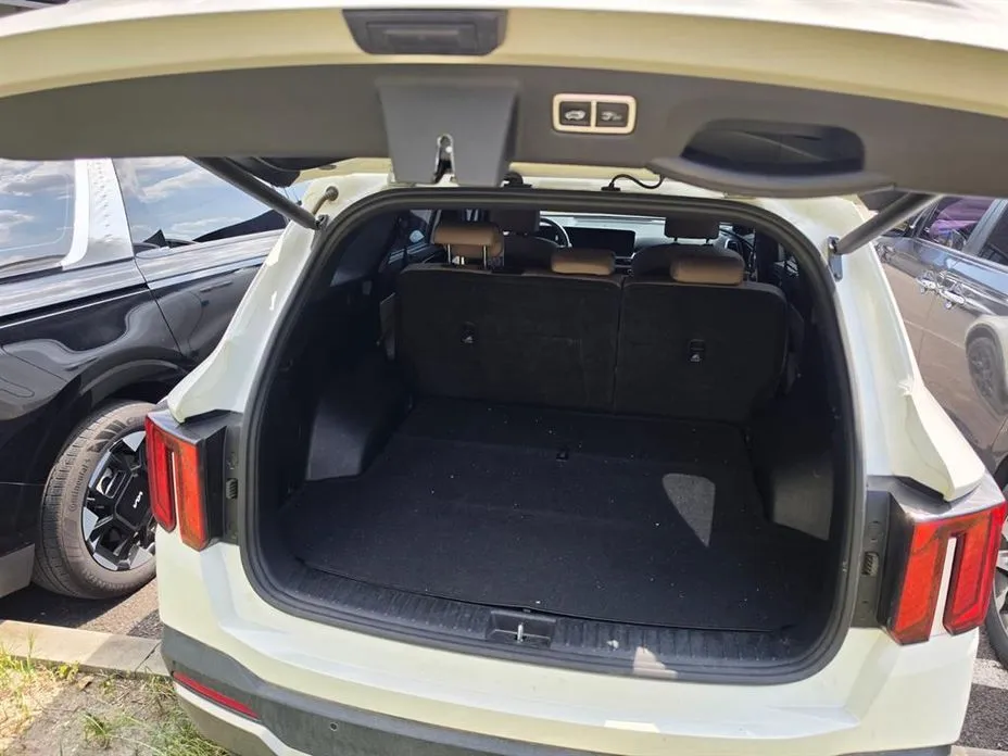 Kia Sorento — фото 7