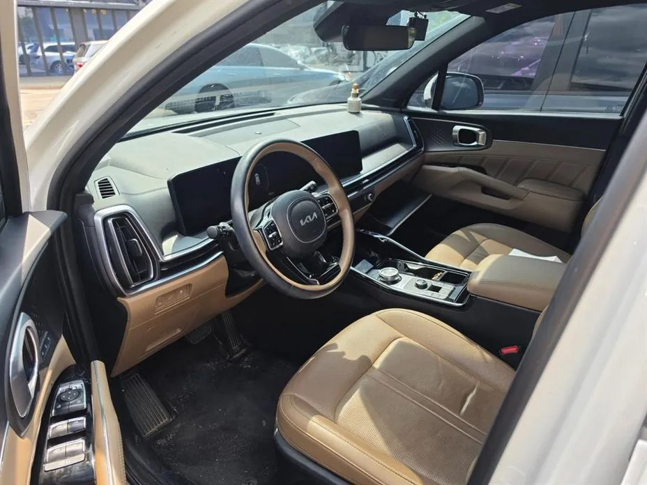 Kia Sorento — фото 9