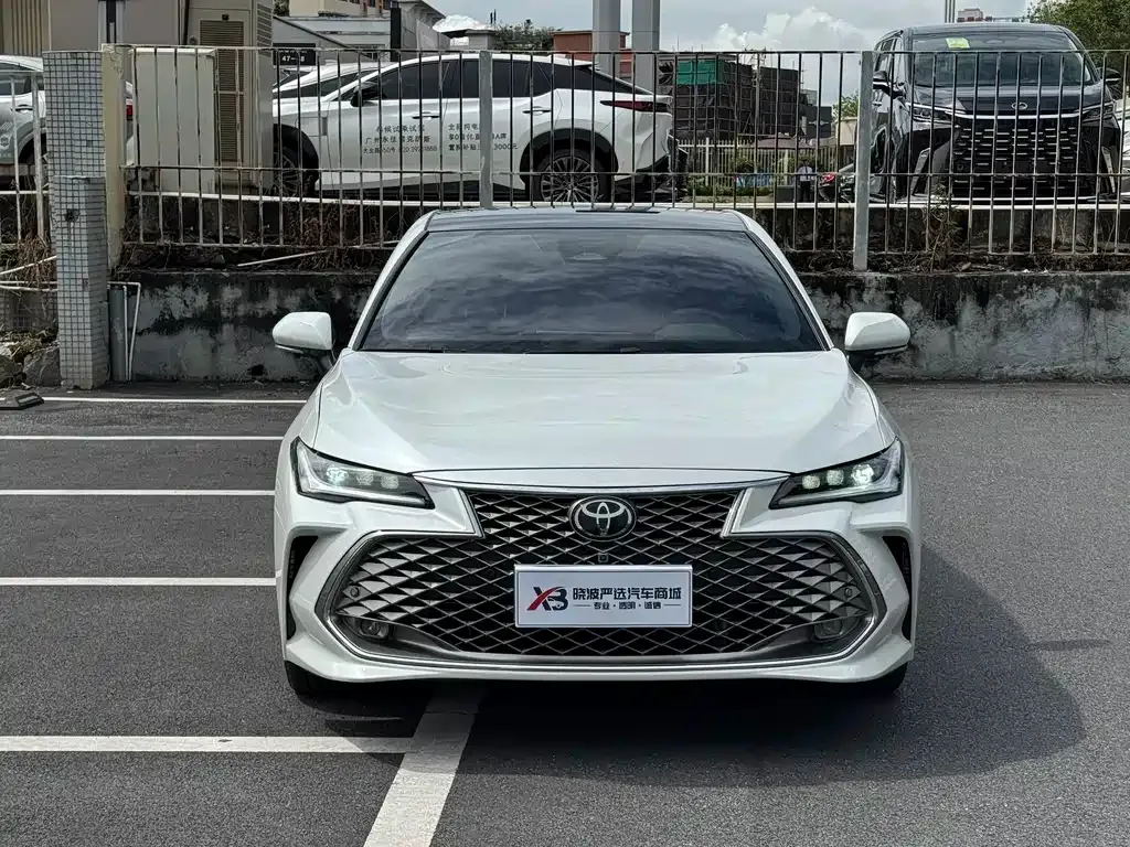 Toyota Avalon — фото 4
