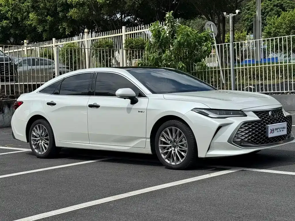 Toyota Avalon — фото 10