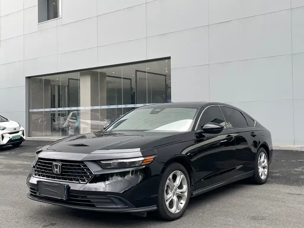 Honda Accord — фото 1