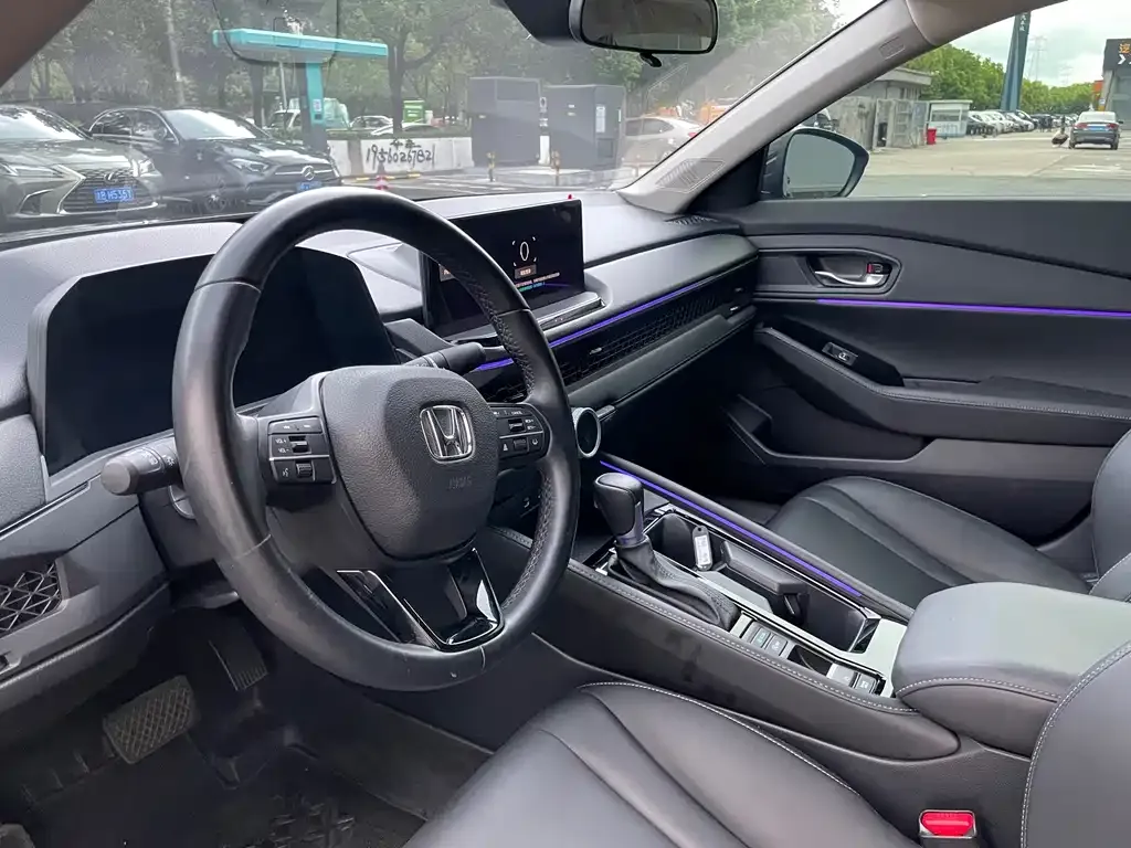 Honda Accord — фото 8
