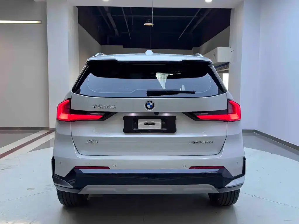 BMW X1 — фото 5