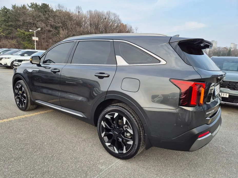 Kia Sorento — фото 7