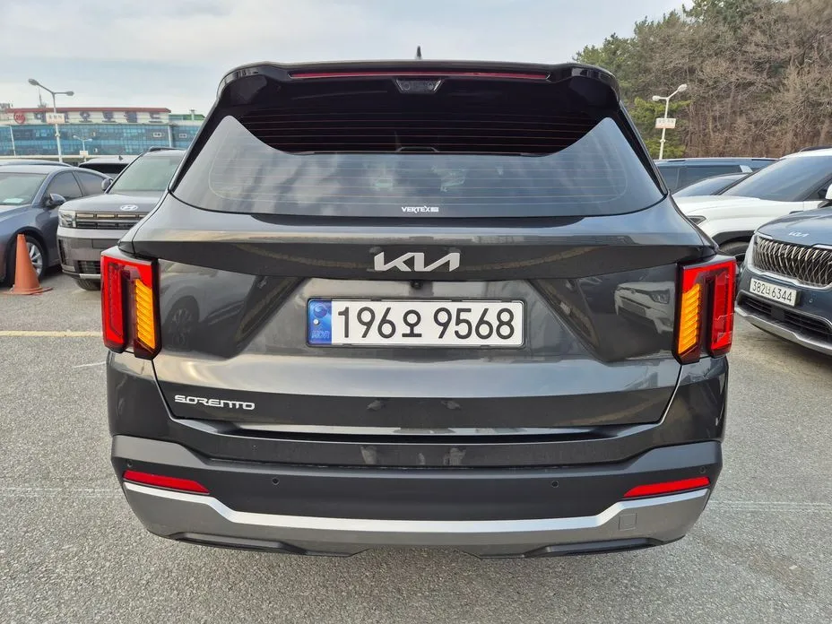 Kia Sorento — фото 8