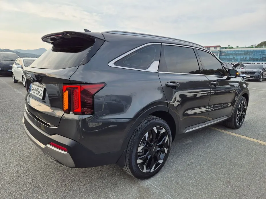 Kia Sorento — фото 5