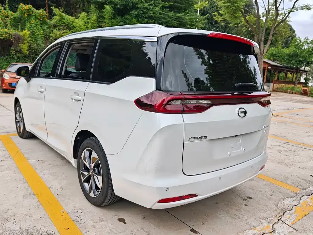 GAC Motor Trumpchi M6 — фото 2