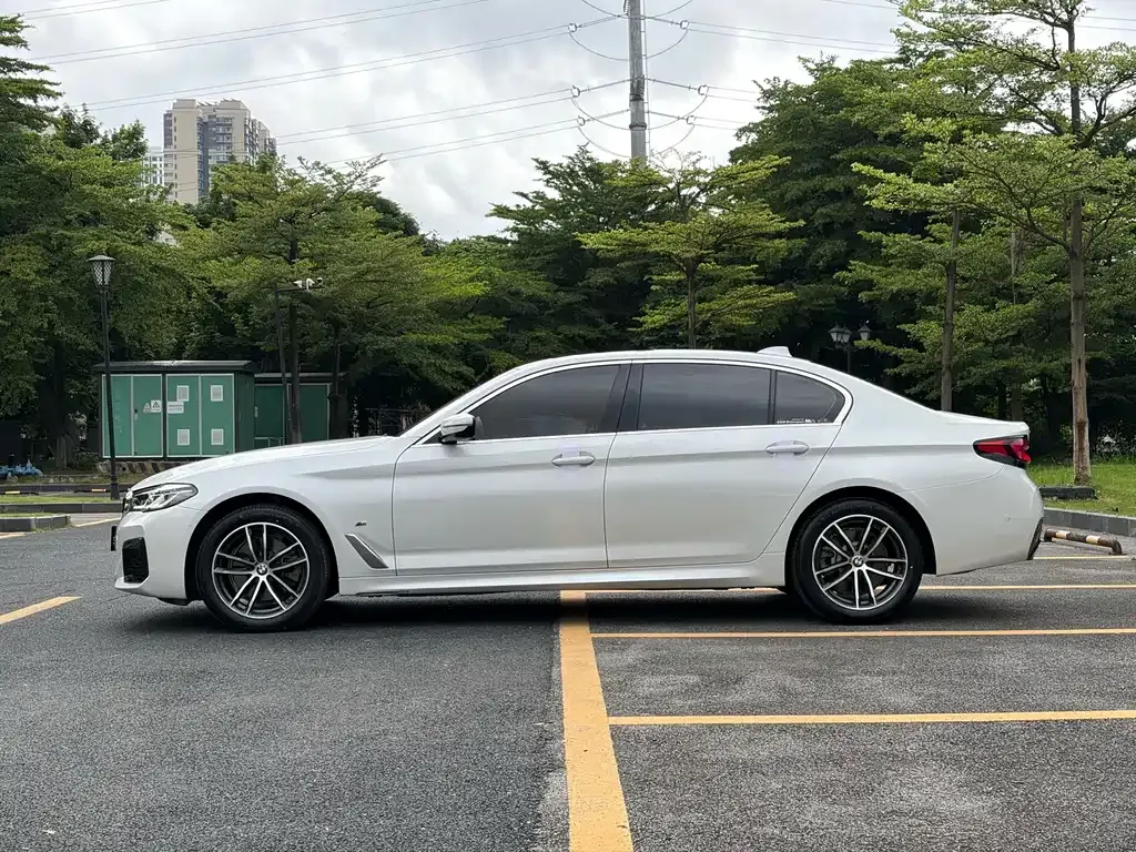 BMW 5 Series — фото 3