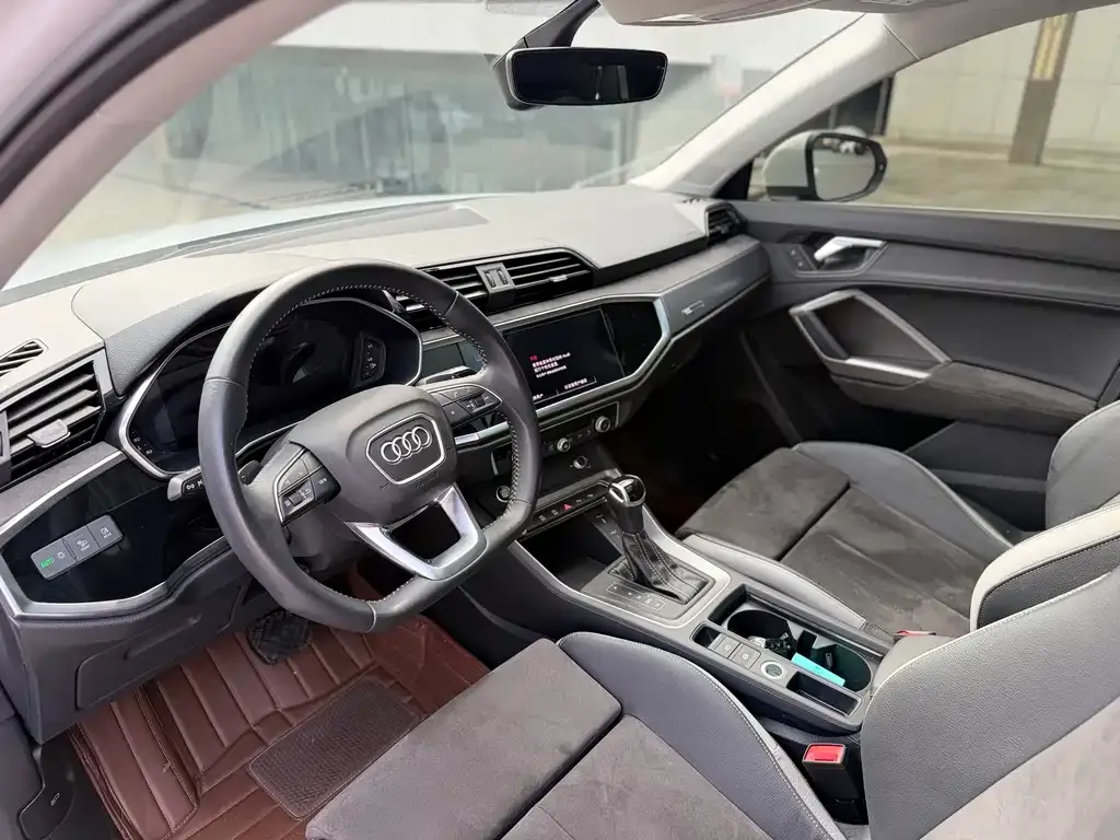 Audi Q3 — фото 5