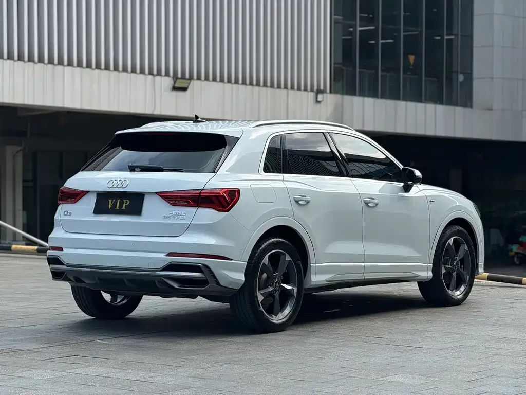 Audi Q3 — фото 9
