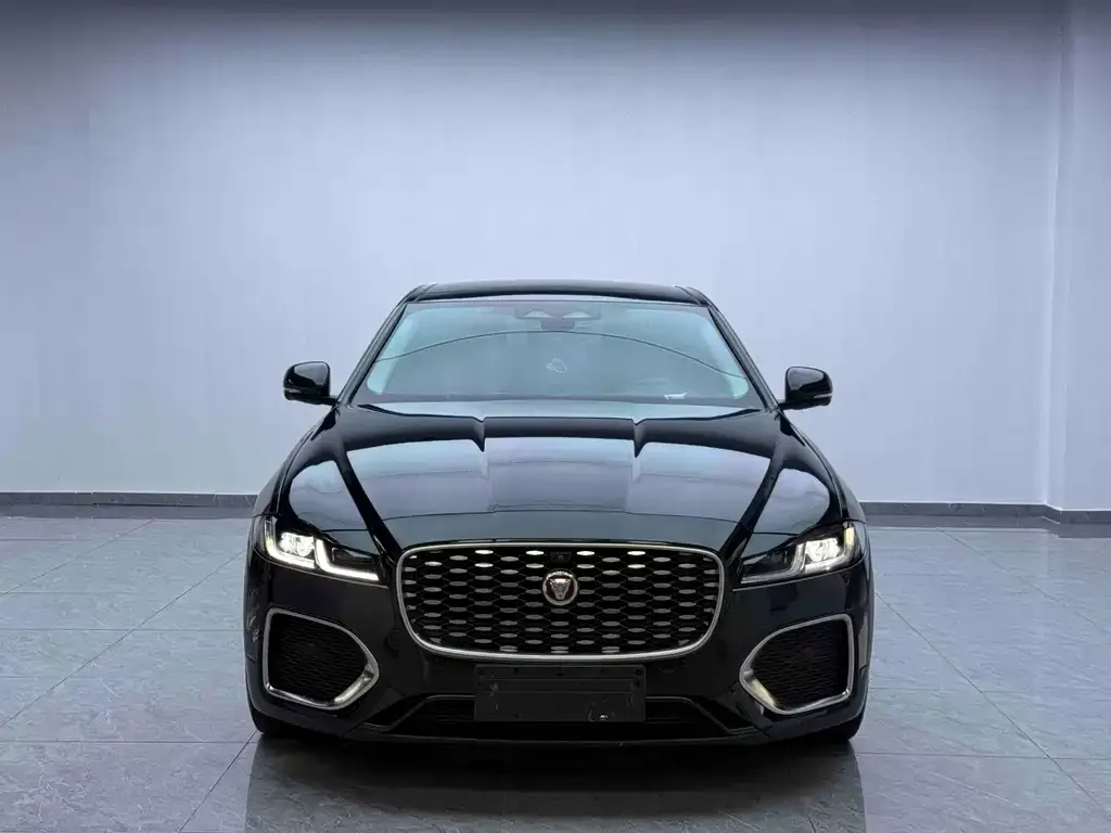 Jaguar XFL — фото 10