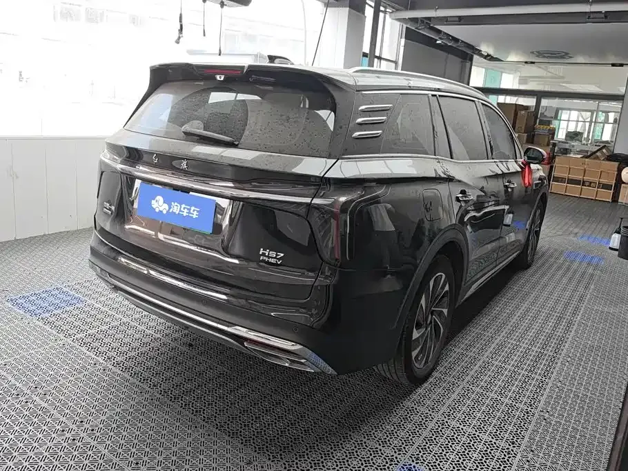 Hongqi HS7 PHEV — фото 10