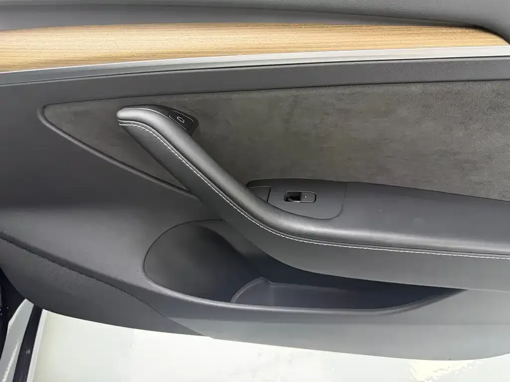 Tesla Model 3 — фото 8