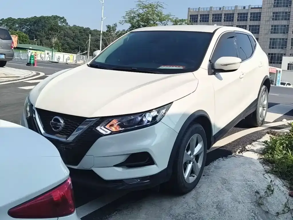 Nissan Qashqai — фото 9