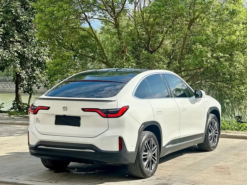 NIO EC6 — фото 10