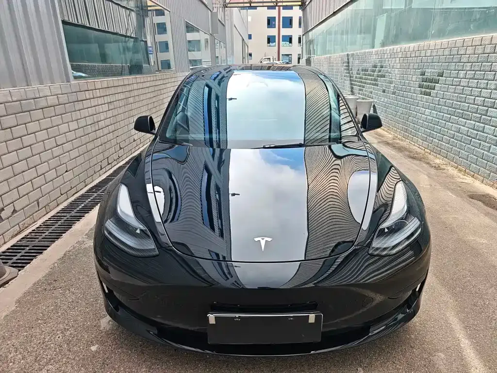 Tesla Model 3 — фото 7