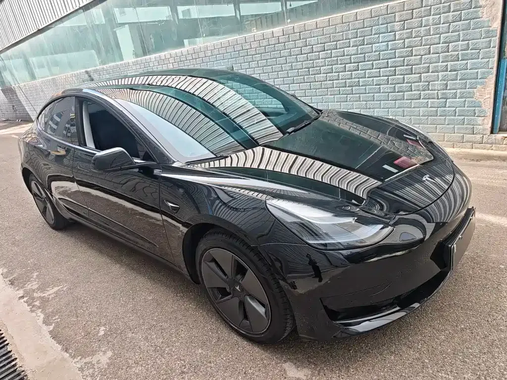 Tesla Model 3 — фото 2
