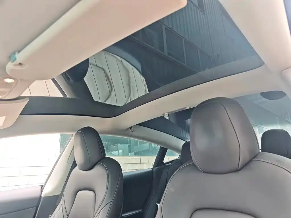 Tesla Model 3 — фото 4