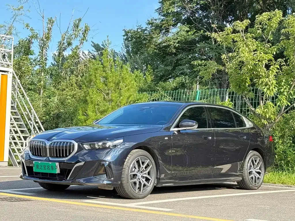 BMW i5 — фото 1