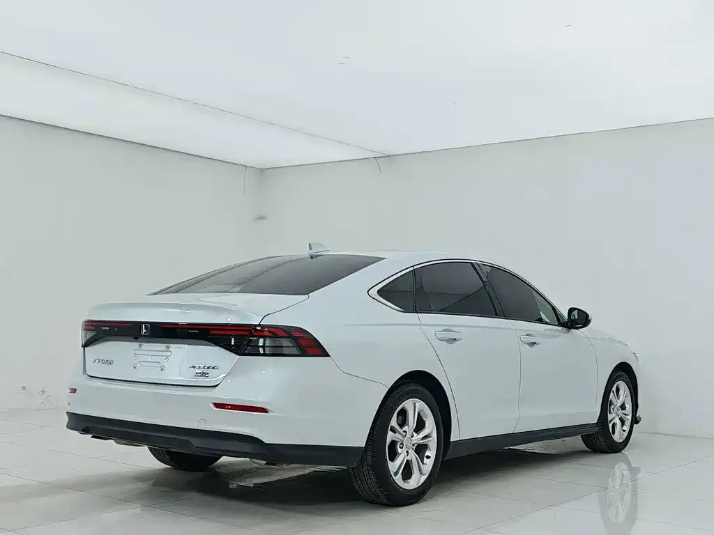 Honda Accord — фото 5