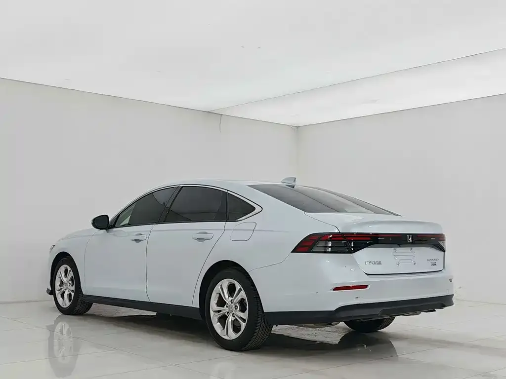 Honda Accord — фото 4