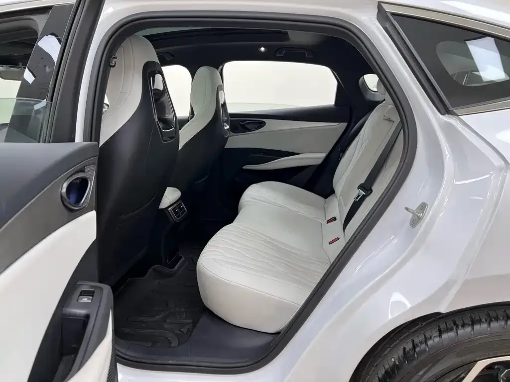 BYD Seal 06 — фото 10