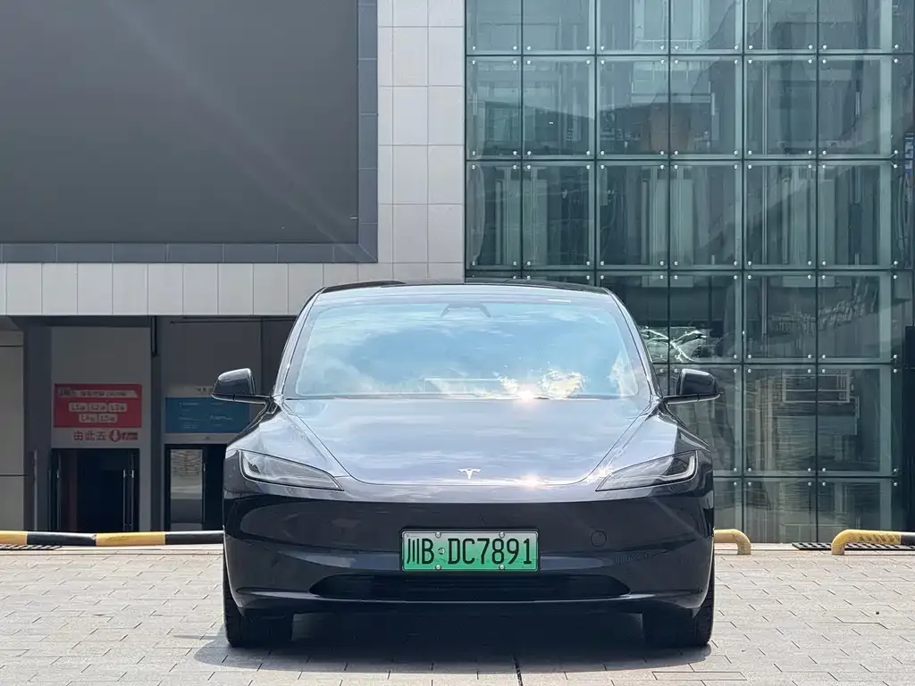 Tesla Model 3 — фото 6