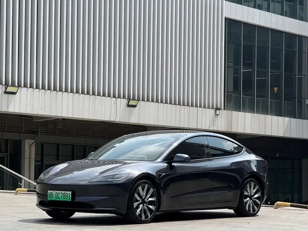 Tesla Model 3 — фото 8