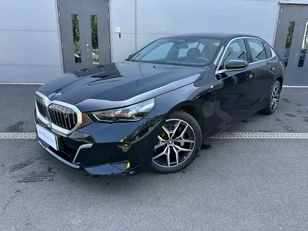 BMW i5 — фото 1