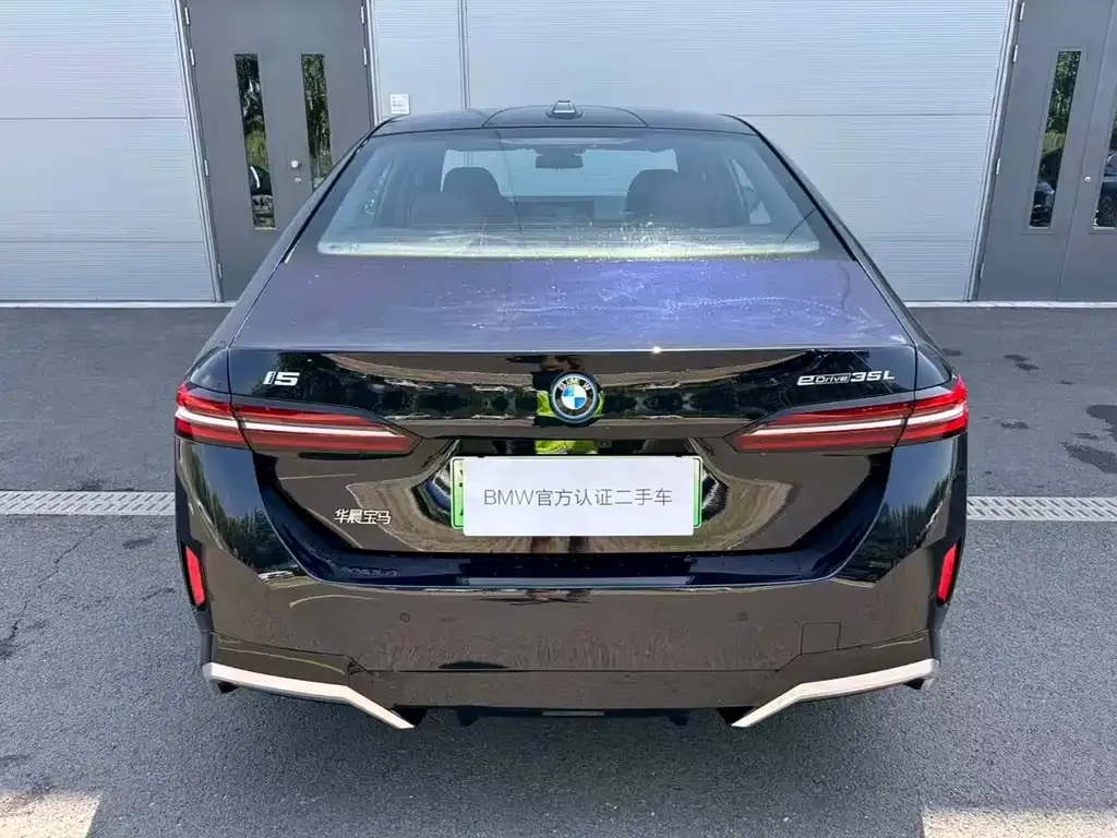 BMW i5 — фото 4