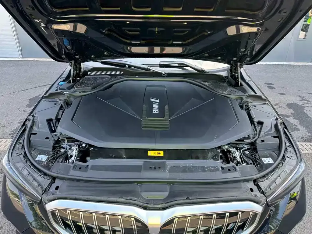 BMW i5 — фото 3